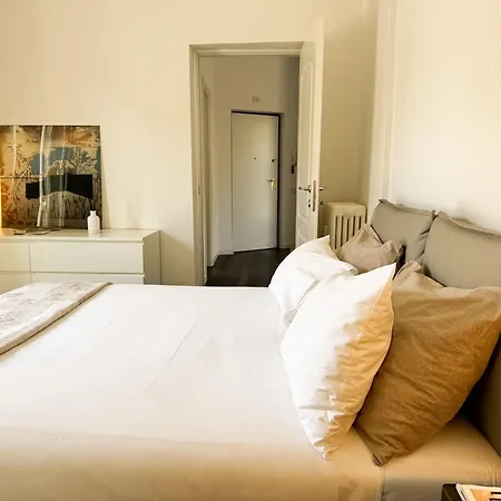 Brera Sun Terrace, Light-filled 4th R Floor Gem Apartmán